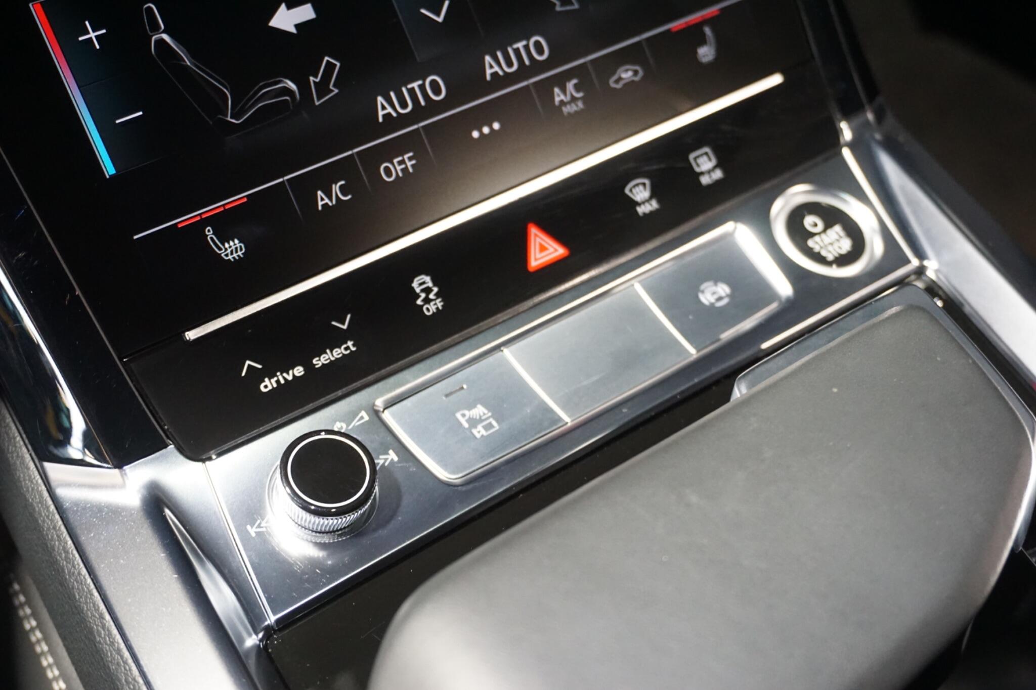 Audi Q8 e-tron 50 S line Sportback 5dr Electric Auto quattro 95kWh (11kW Charger) (340 ps)